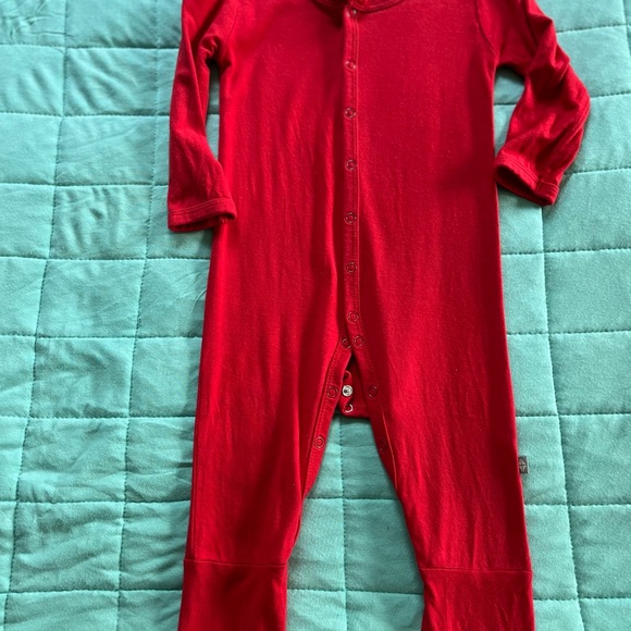 Kyte Baby Red Holiday 2022 line Retired Snap Romper Bamboo size 6-12 Months - Picture 8 of 8